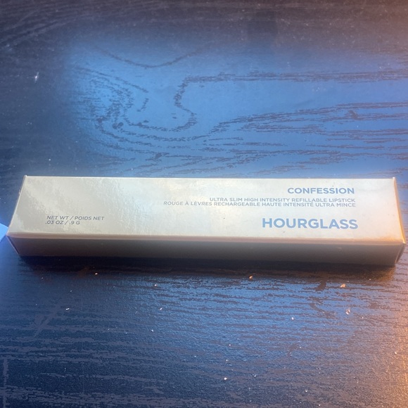Hourglass refillable lipstick - Picture 2 of 3